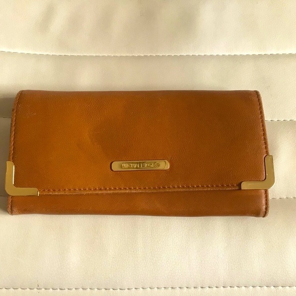 Michael Kors Wallet - Picture 1 of 3